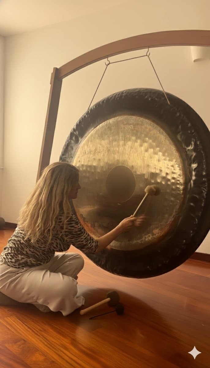 Zvučna terapija gongom - terapeutica svira gong